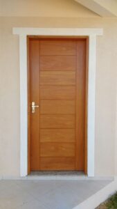 Porta madeira externa